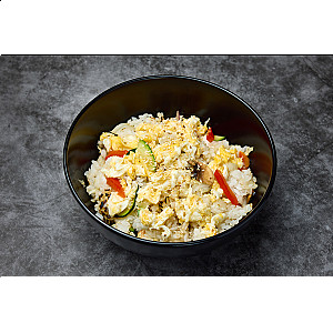 RĪSI AR DĀRZENIEM UN OLU